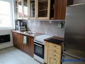 Tiszti Szálló Apartman - Image 4