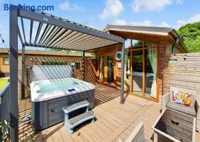 Raywell Hall Country Lodges - Image 3