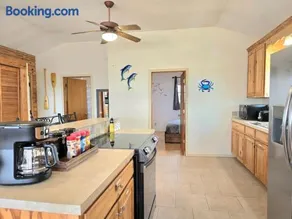 Beach Front Cottage - Image 4