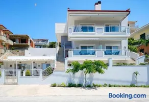 Tarsa's House by the Sea - Image 1