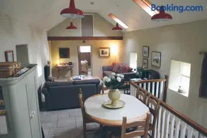 Scott's Barn - Image 4