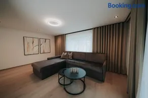 Apart Kraxner - Image 1