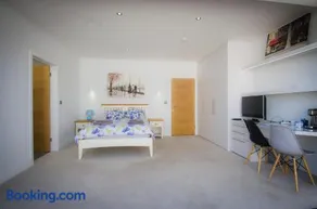 Allen Ridge - Image 1