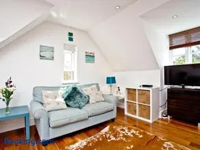 9 The Whitehouse - Image 4