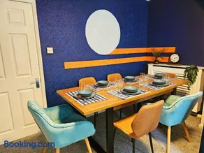 Group Stay with 3 Parking Spaces - Image 2