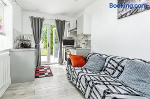 6 Copse View CR2 8HH - Image 3