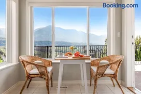 EmeraldRidge Retreat - 180 Degree Amazing View & Firepit & BBQ - Image 3