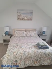Warm Spacious Three Bed Chalet - Image 4