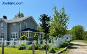 Drop Anchor Cottages and Lake House - Image 3