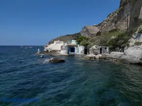 the monk seal boathouse - Image 2