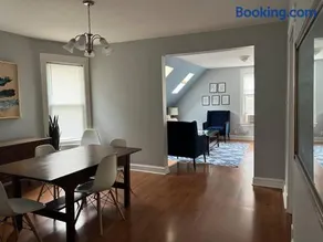 Bright, big family escape, W/parking, dogs welcome - Image 3