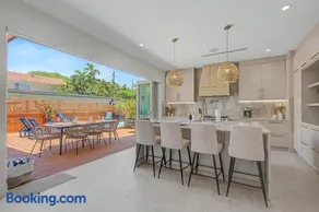 Luxury 4 Bedroom Oasis with Pool Minutes to Downtown - Image 4