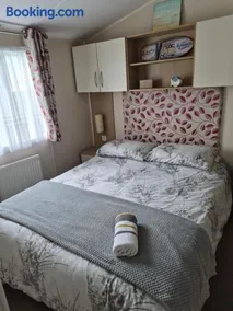Bude Caravan Caromax - Families and Couples Only - Image 3