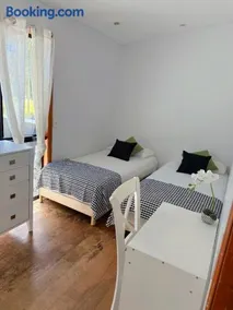Gold Coast International Student House - Image 2