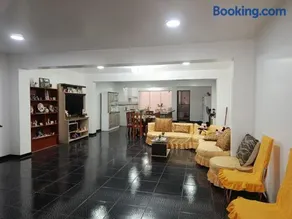 Entire House 2 Floors Free Airport Pickup - Image 3