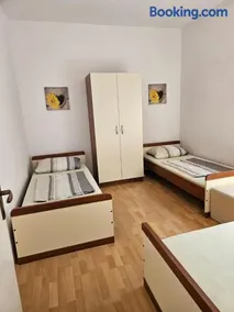 Family apartment by the beach - Image 3