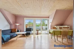 Entire Apartment with 2 Bedrooms and Private Patio - Image 1