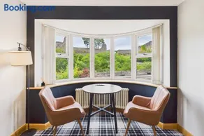 Host & Stay - Castle View - Image 1