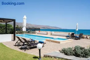 Beachfront villa Turquoise with private pool, BBQ and ping pong table - Image 2