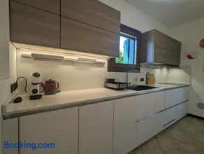 Tranquillità nel Verde Casa con Giardino per 6 Persone - Image 4