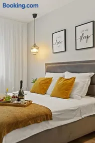 Mido Park Apartment with Private Parking & Self Check-in - Image 1