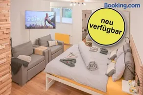 Ambassador Yellow Home - Image 2