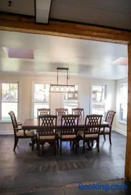 Sugar Creek Stay - Image 2