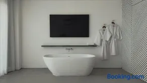 Conforto e Vista Panorâmica com Banheira Hotel Vision TV WiFi Ar Cond e Cozinha - Image 5