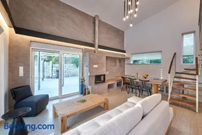 Moly - Luxury Villa with Heated Private Pool - Image 2