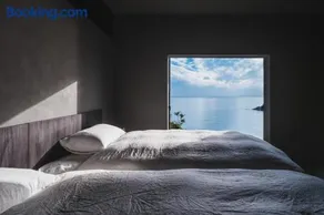 Cliff Cabin, Architect-Restored, Ocean Views - Image 3
