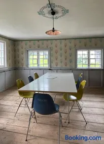 Floras Haus Hostel - Image 3