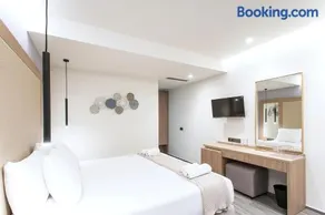 ALTHAEA LUXURY ROOMS - Image 2