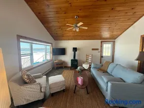 Oceanfront Beach Cottage 2BR Pet Friendly - Image 2