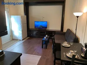 Private cozy suite near Dyke and Fisherman's Wharf - Image 1
