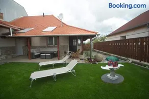 Holiday Home Podium - Image 4