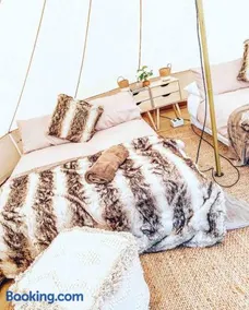 Gaia Glamping Bell Tent - Image 4