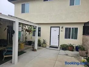 Beautiful new construction 1br with full size appliances centrally located - Image 1