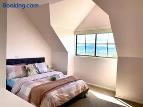 Home in Moonah with beautiful view - Image 1