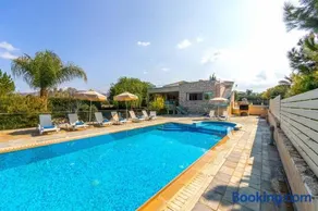Harmonia Beach Villa - Image 3