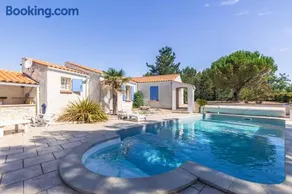 Charmante Maison Piscine et Nature - Image 1
