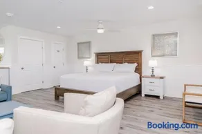 1008 King Suite, 1st Floor Serenity - Image 3