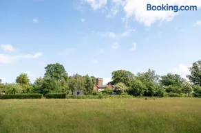 Finest Retreats - The Old Schoolhouse at Penrhos - Image 3