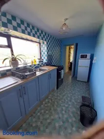 Granny's cottage, a lovely lakeside cottage - Image 3