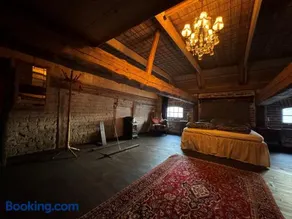 Anno 1782 Unique Romantic Glamping at the Manors Historic Barn - Image 1