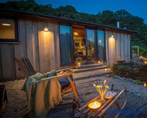 Little Kestrel Cabin - Image 1