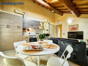 Small Luxury A Due Passi Dal Centro - Image 1