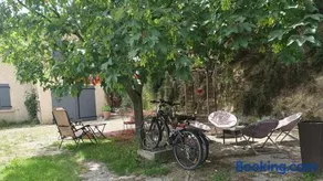 Les Marronniers Charmant petit appartement a La Tour d'Aigues Vaucluse - Image 3