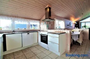 M12023-Vaeggerlose-Marielyst-Strandpark-33 - Image 3