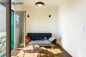 Coastline Studio Apartment Ligia Bay - Image 1