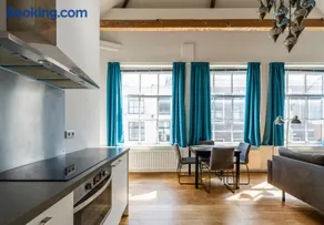 Barbera Guesthouse Hotel Apartments - Experience local life in the Old Centre - Image 2
